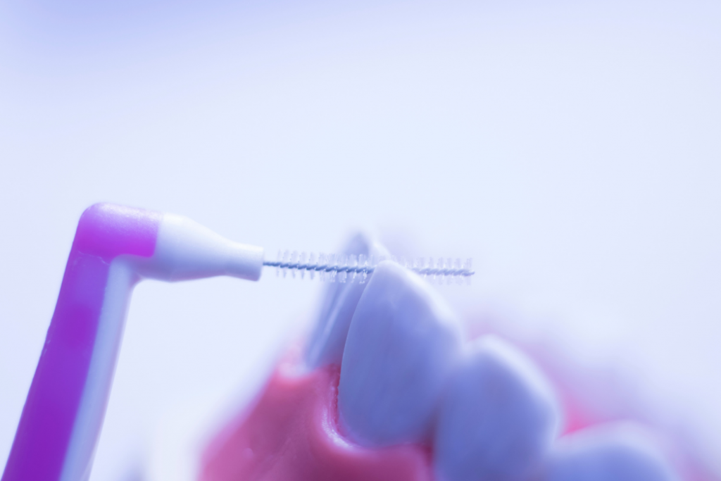 La higiene dental con cepillos interproximales