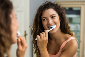 Es bueno lavarse los dientes justo después de comer